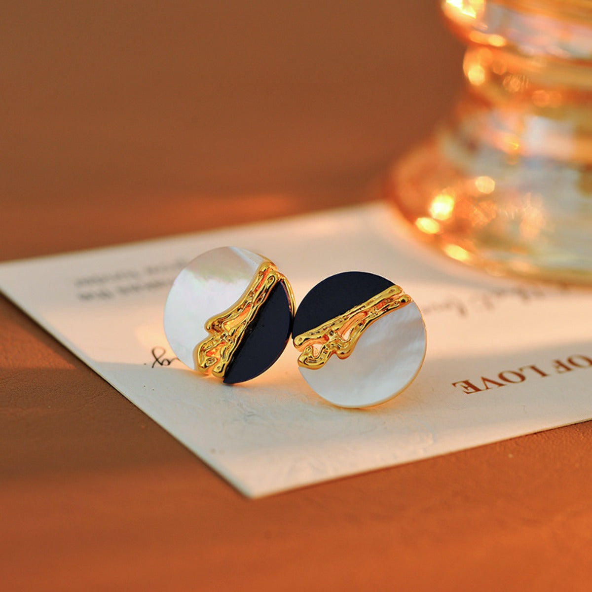 New Style Lapis Lazuli Stud Earrings, Natural Mother-of-pearl Earrings Vintage Earrings, Light Luxury and High-end Accessories