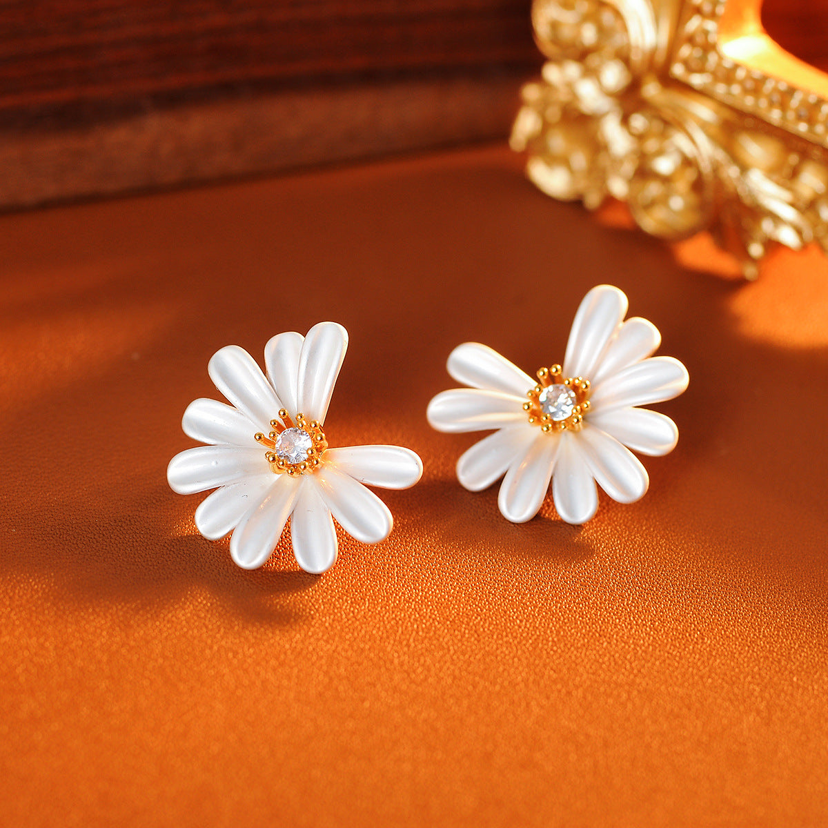 Internet Celebrity Mori Small Daisy Silver Needle Earrings Fresh and Sweet Simple Flower Earrings Exquisite Idyllic