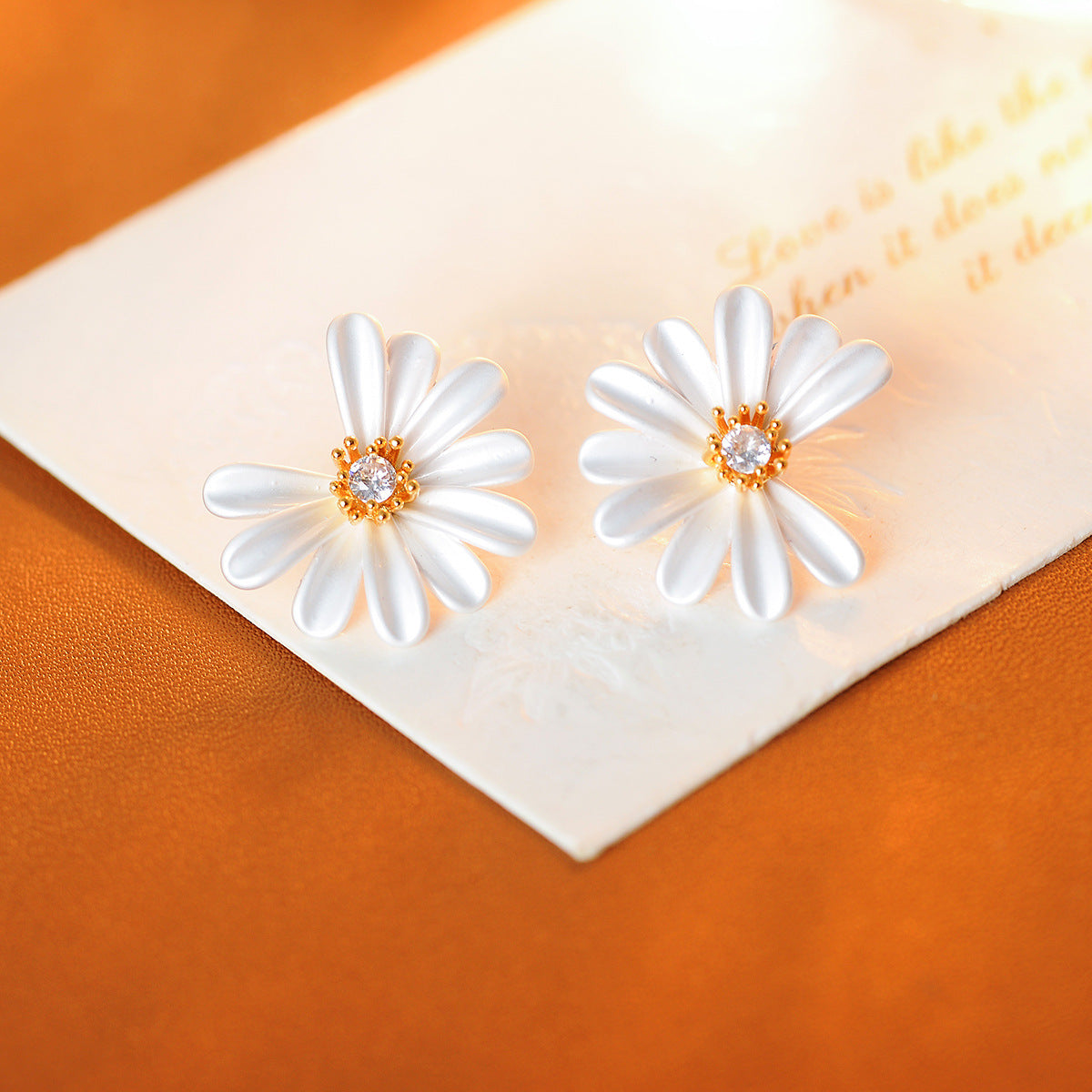 Internet Celebrity Mori Small Daisy Silver Needle Earrings Fresh and Sweet Simple Flower Earrings Exquisite Idyllic