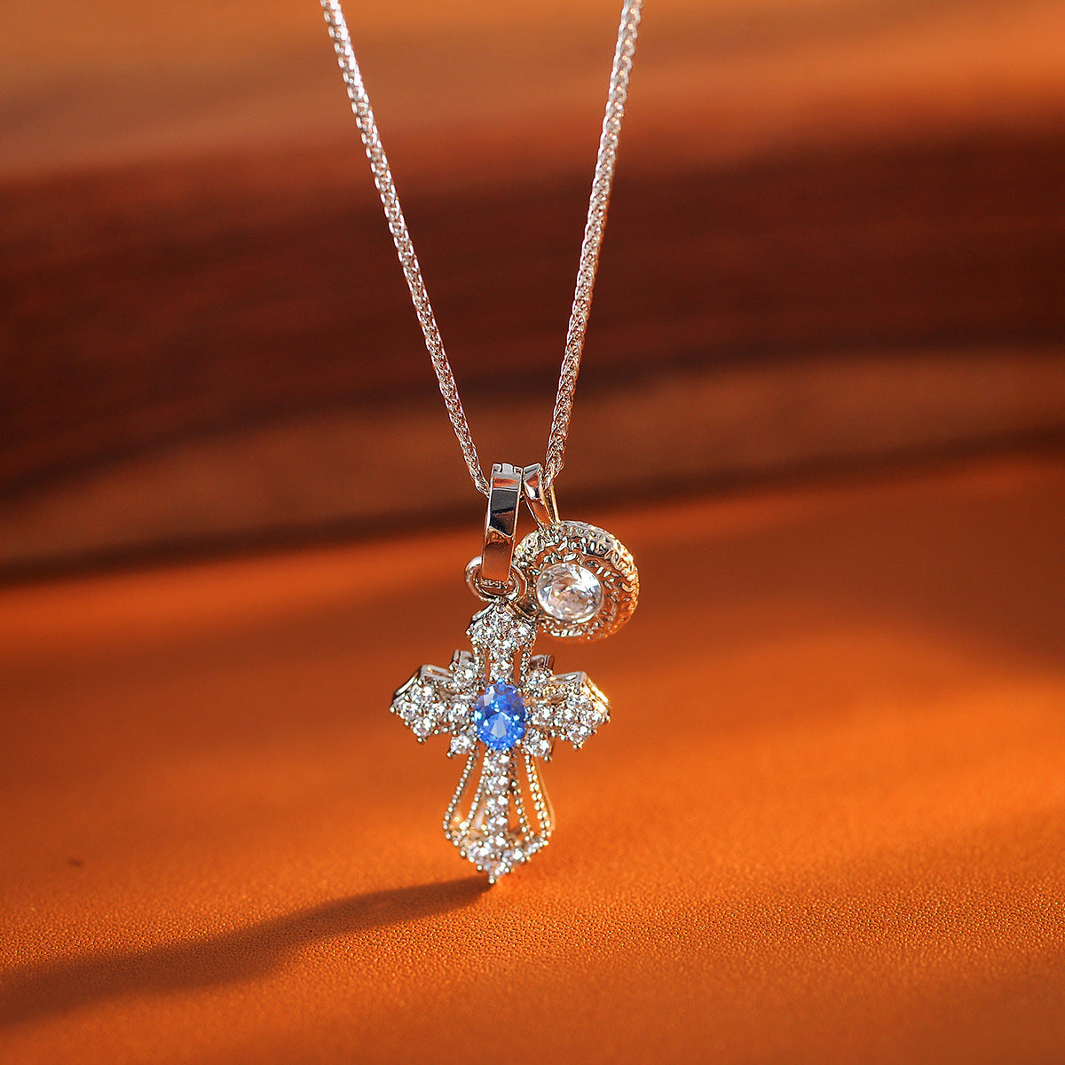Heavy Industry Diamond Cross Pendant Necklace New Popular Retro Premium Light Luxury Clavicle Chain Female