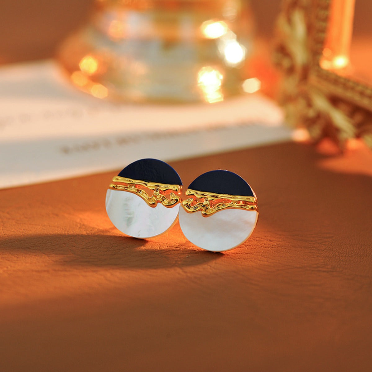 New Style Lapis Lazuli Stud Earrings, Natural Mother-of-pearl Earrings Vintage Earrings, Light Luxury and High-end Accessories