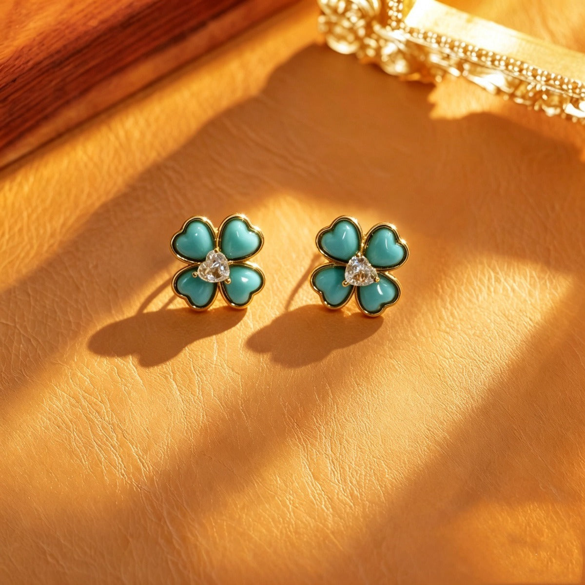 French Vintage Blue Turquoise Four-leaf Clover Earrings with A Sophisticated, Fashionable, Minimalist Elegance, Fresh Sweet Girl Style