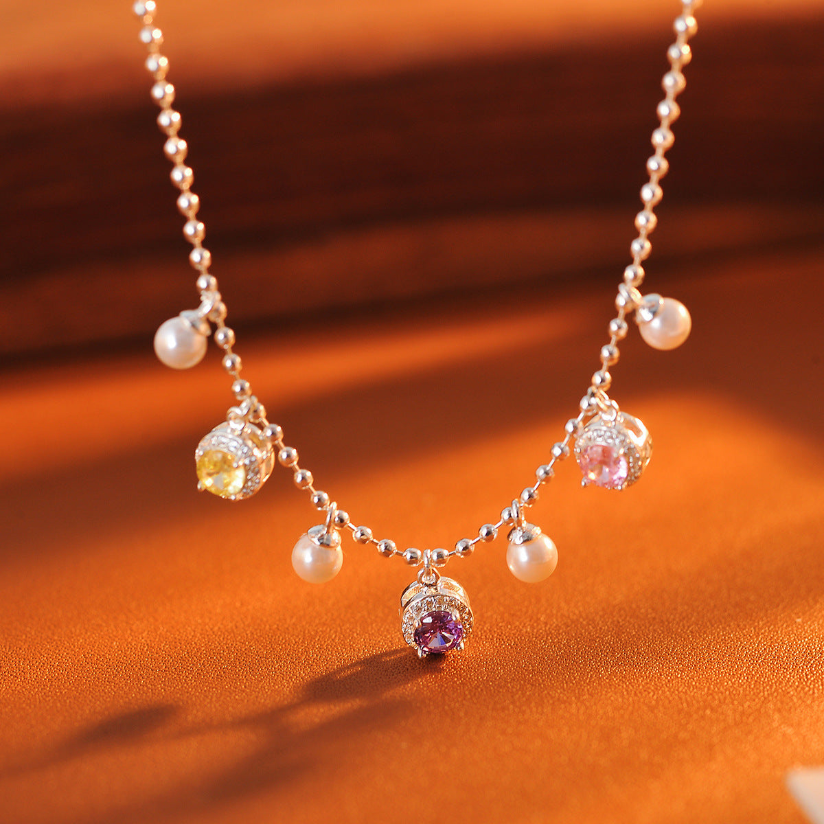 High-end Light Luxury Colored Diamond Dopamine Ins Wind Necklace Fashionable French New Collarbone Chain Neck Chain