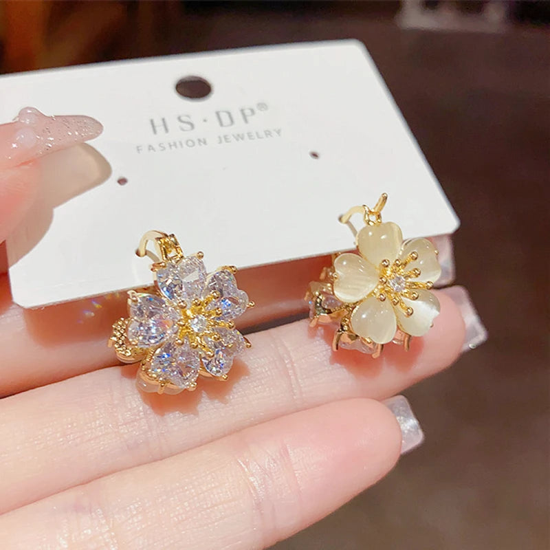 New Luxury Zirconia Crystal Flower Stud Earrings for Women 2024 Korean Fashion Hoop Earrings Jewelry Party Exquisite Accessories