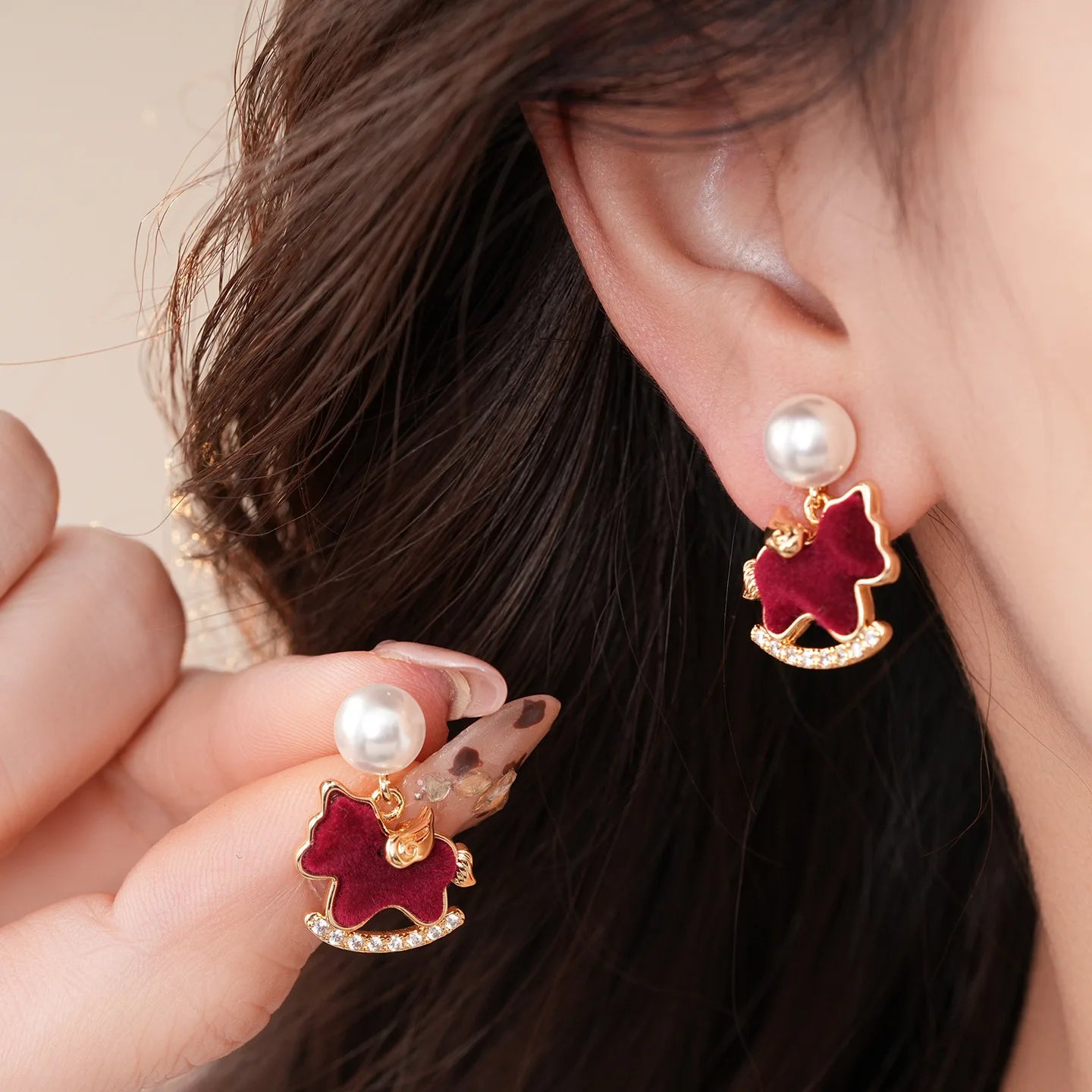Red Velvet Zircon Horse Dangle Earrings Sweet Imitation Pearl Pony Drop Earrings Rhinestons Animal Jewelry New Year Gifts K