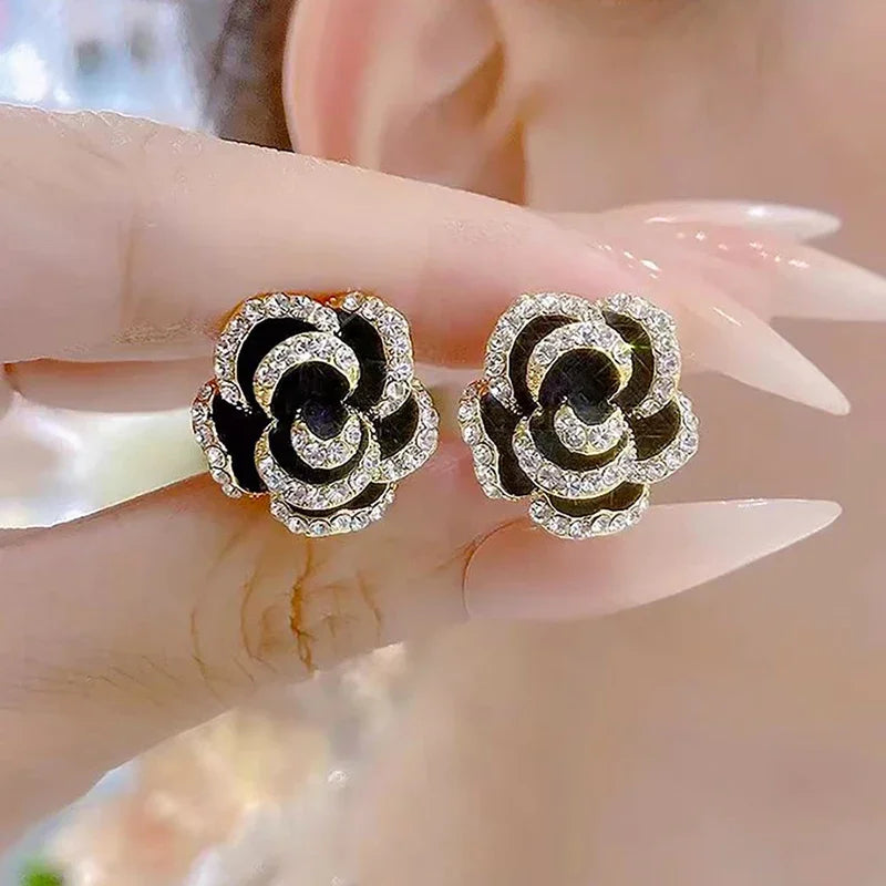 Rhinestone Black Camellia Stud Earrings for Women New Fashion Trend Simple Elegant Temperament Girl Party Jewelry Birthday Gift